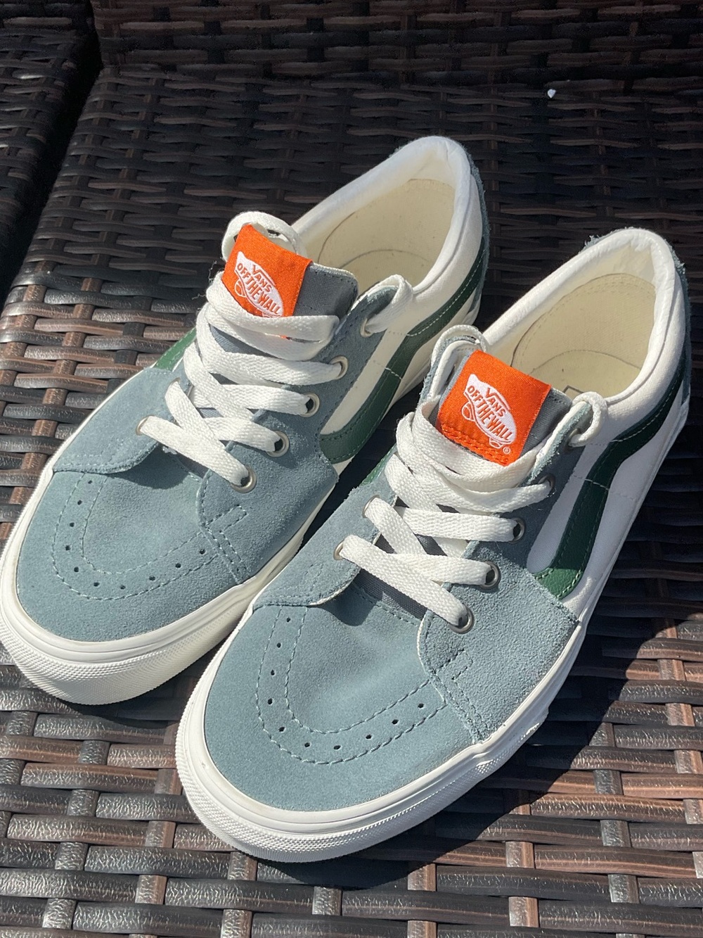 Vans Sk8-Low Skate Shoes .Suede/Canvas Blue /Green.In Excellent Cond.
M/8  W/9.5